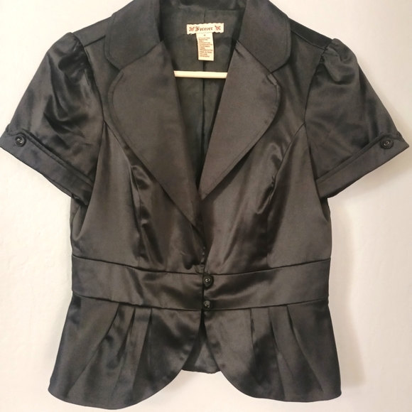 Women's Short Sleeved Suit Jacket - Picture 1 of 4